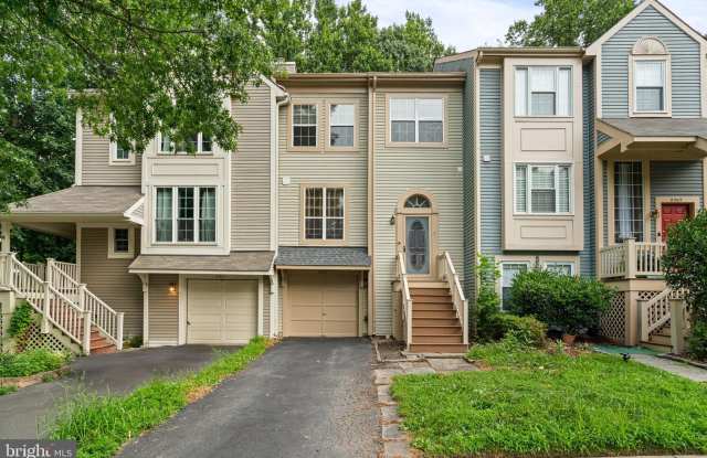8303 LINDEN OAKS COURT - 8303 Linden Oaks Court, Newington Forest, VA 22079