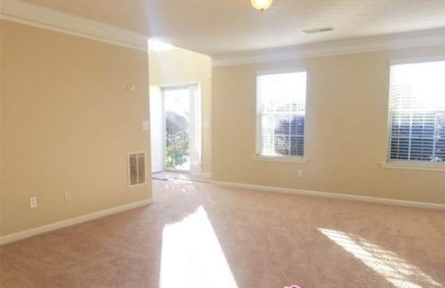 505 Scott Cir Gallery 4