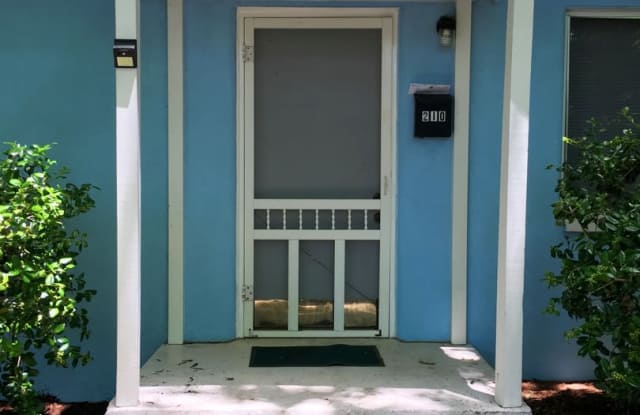 Walk to Campus! Nice 2br house in PRIME location, with all appliances Gallery 3