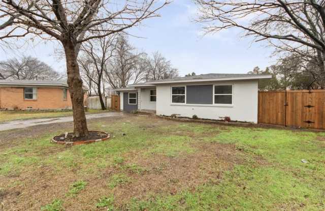2810 Tealford Dr - 2810 Tealford Drive, Dallas, TX 75228