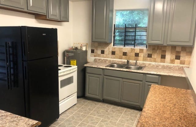 2718 Pearce Street - 2718 Pearce Street, Jacksonville, FL 32209