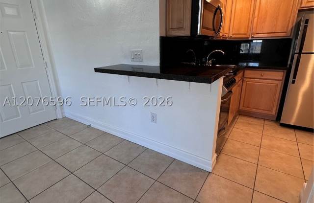 8615 SW 68th Ct Gallery 4