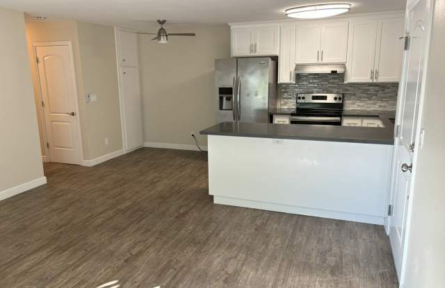 Beautiful 2Br/1Ba Condo by the Beach - Move-In Special: $500 credit applied to first month's rent Gallery 3