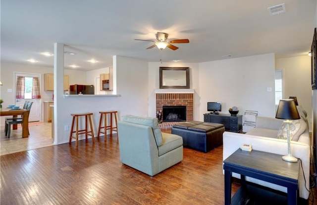 12740 Northern Pine Drive Gallery 4