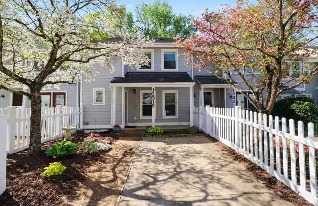 Updated 3 Bedroom Townhome!!! ***Available NOW*** photos photos