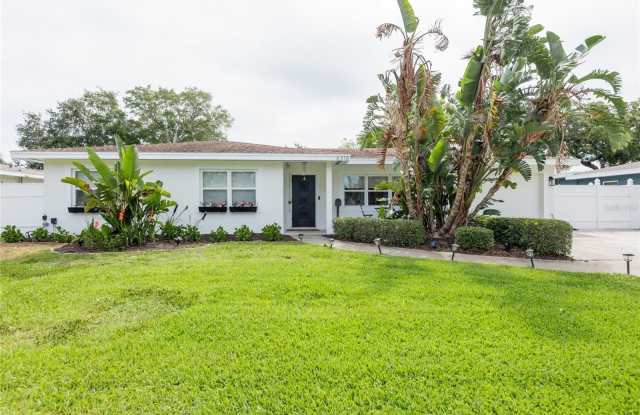 6318 30TH STREET S photos photos