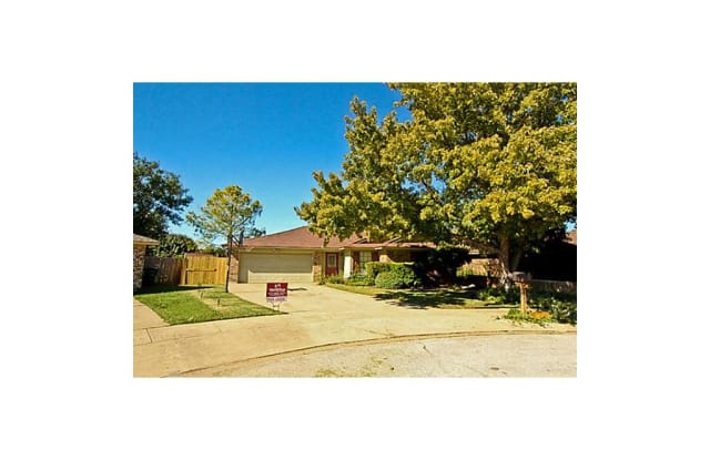 7709 Dove Ct - 7709 Dove Court, Watauga, TX 76148