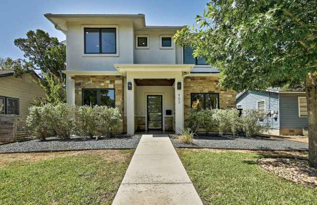 Stunning 4 Bedroom 2.5 Bathroom Home For rent in Heart of Austin, Bouldin Creek, Downtown Austin. - 903 West Gibson Street, Austin, TX 78704
