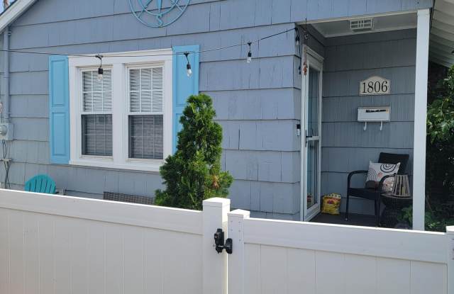 1806 Fernwood Road photos photos