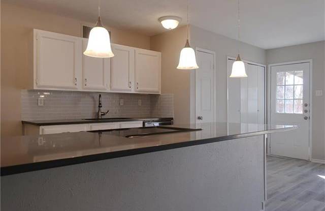 512 Ridgemont Drive Gallery 2