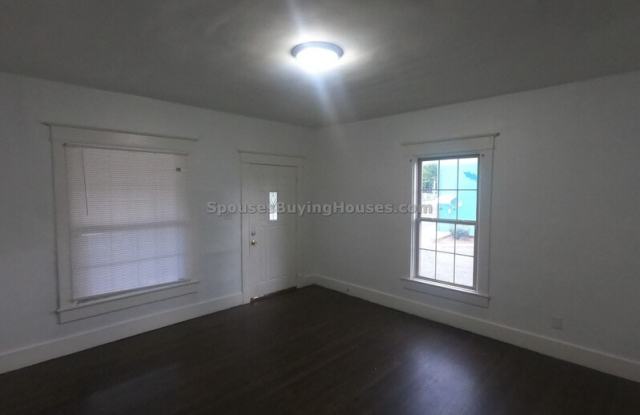 1920 East Washington Street Gallery 3
