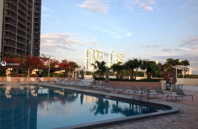 20367 W Country Club Dr Gallery 2