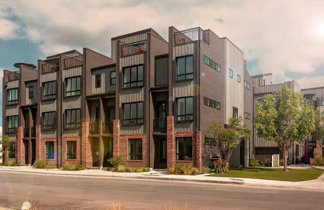 University Hills Townhomes Gallery 4