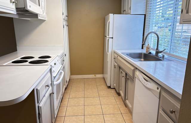 3154 Country Club Drive - 1 Gallery 4