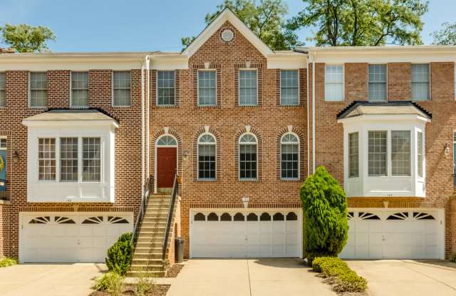 122 Shepherdson Lane NE - 122 Shepherdson Lane Northeast, Vienna, VA 22180