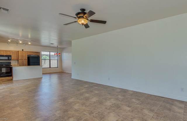 1802 S 116TH Lane Gallery 4