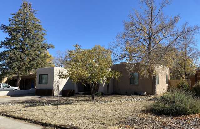 4614 Idlewilde LN SE photos photos