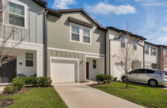 Beautiful Townhome in Madison Place Davenport! Gallery 3