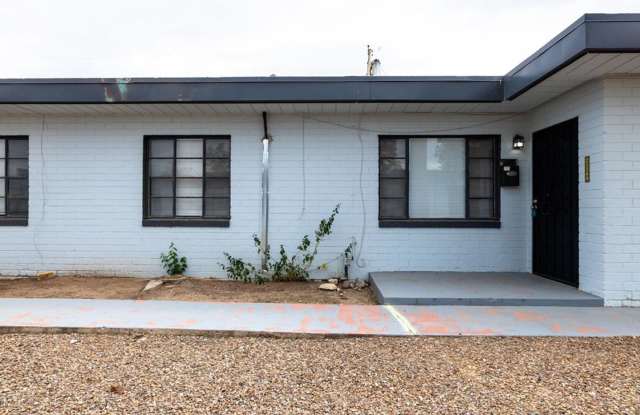 Cozy & Modern 2-Bedroom Home photos photos