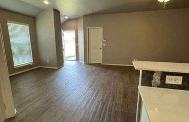 900 Coles Creek Gallery 4