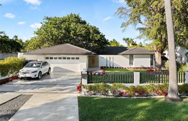 1071 NE 83rd St photos photos