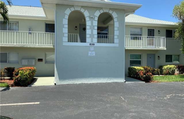 839 SW 48th Terrace unit: 205 photos photos