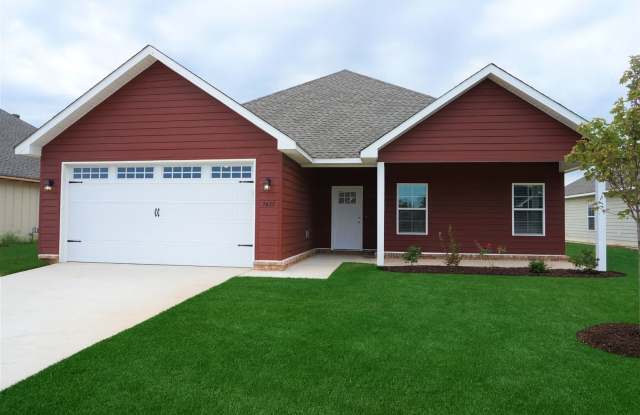 4 Bedroom, 2 Bath Home in The Orchard Subdivision photos photos