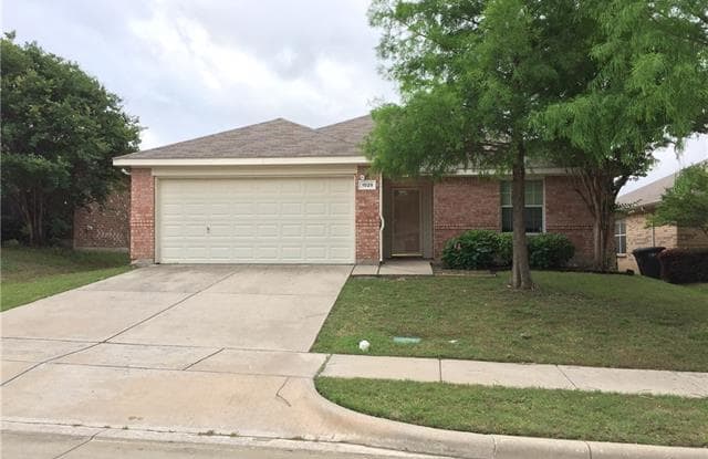 1028 Salt Creek Trail - 1028 Salt Creek Trail, Fort Worth, TX 76131