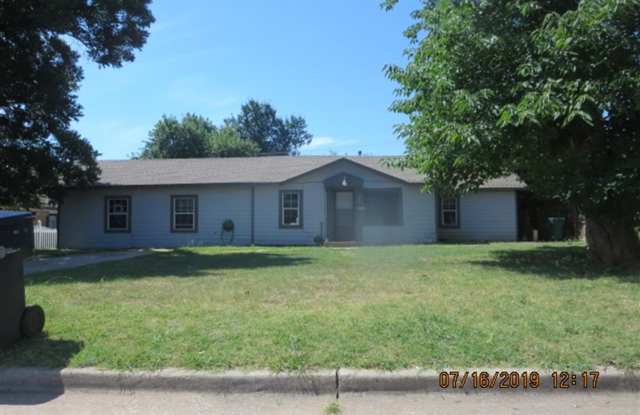 SPACIOUS 4 BED / 2 BATH HOME IN NORTHWEST OKC! (Section 8 Vouchers Accepted!) Gallery 1