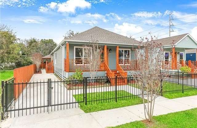 3216 BURDETTE Street Gallery 2