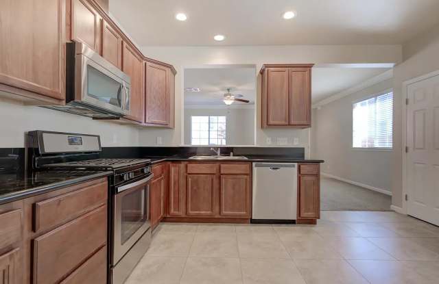 Highland Park 4 Bedroom - $500 MOVE IN CREDIT! Gallery 4
