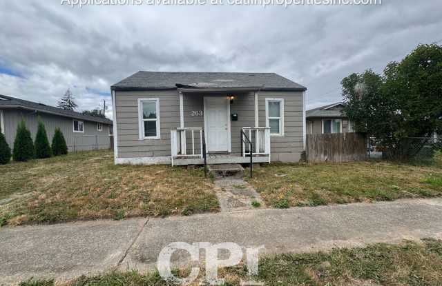 MOVE IN SPECIAL -  1/2 FIRST MONTHS RENT!! Gallery 1
