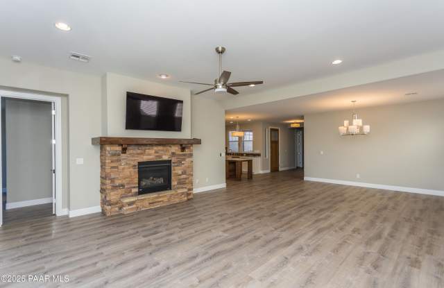 2204 Calgary Drive Gallery 4