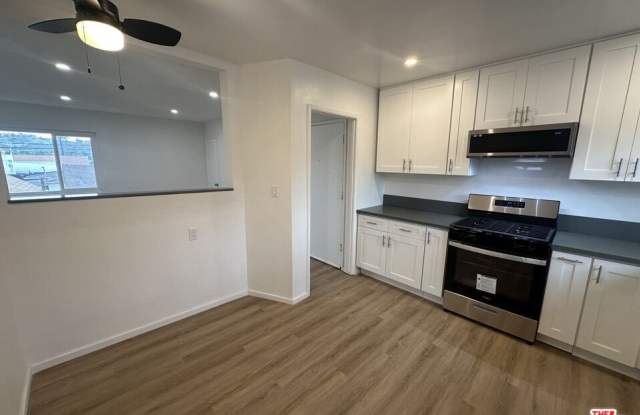 2530 Carmona Ave photos photos