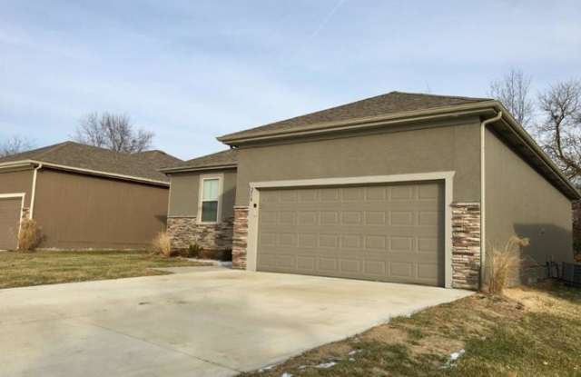 214 Northeast Katie Court Gallery 2