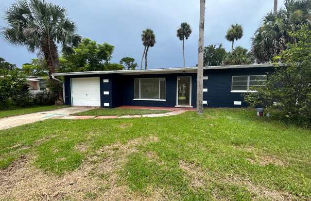 2 Bedroom / 1 Bath Single Family Gallery 1