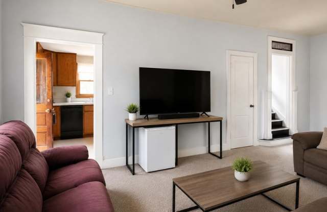 3202 Lincoln Way Gallery 3