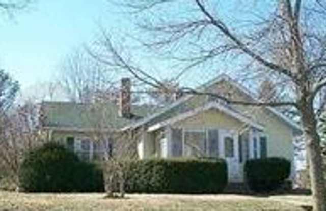 517 Hayward - 517 Hayward Avenue, Ames, IA 50014