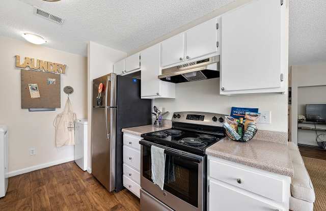 29 Edgewater Apartments Gallery 3