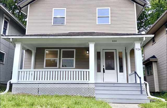 924 East Stewart Street photos photos