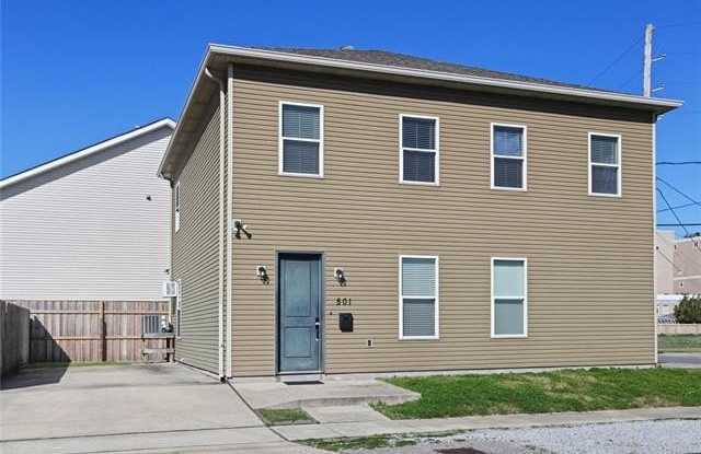 501 LIVE OAK Street photos photos