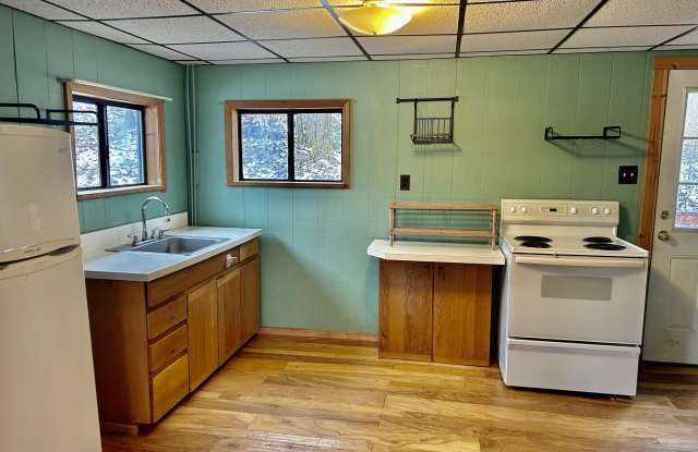 4035 Upper Podunk Gallery 4