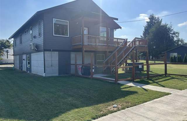 Great 3-bedroom, 2 bath home in Sumas, WA photos photos