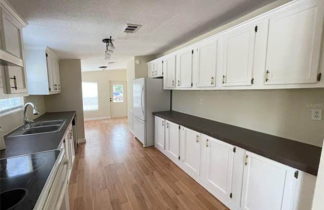 13716 NE COUNTY ROAD 1471 Gallery 3