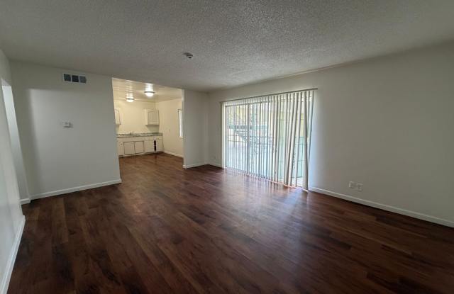 3130 Euclid Ave photos photos