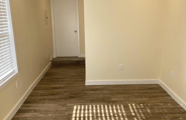 4355 Avalon Boulevard Gallery 3