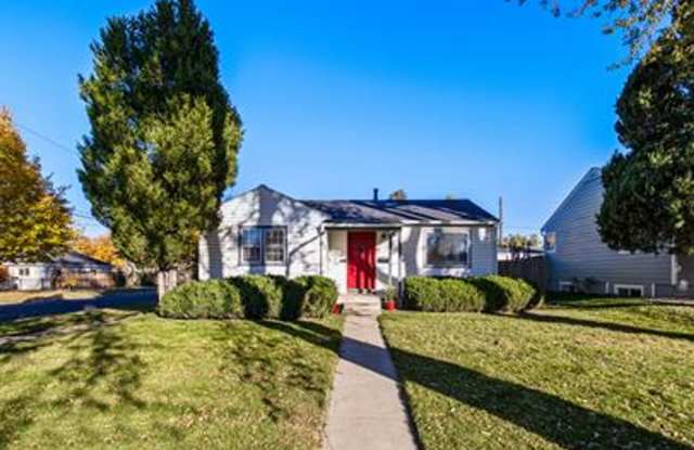 Stylish 4-Bed Home with Finished Basement! photos photos