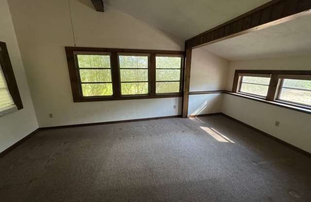 815 NW 32nd Pl! This charming 2-bedroom, 1-bath home Gallery 3