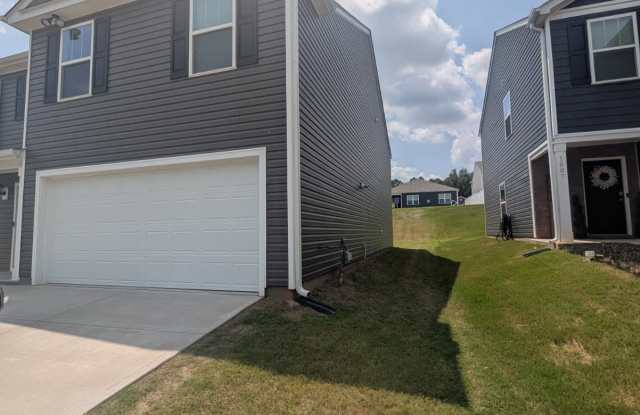 1883 Bridle Ln Gallery 3