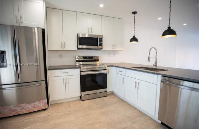 2615 SW 74th Ter photos photos